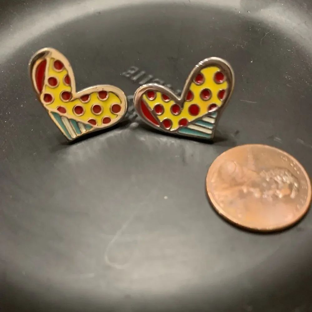 Vintage Enameled Heart Post Earrings‎